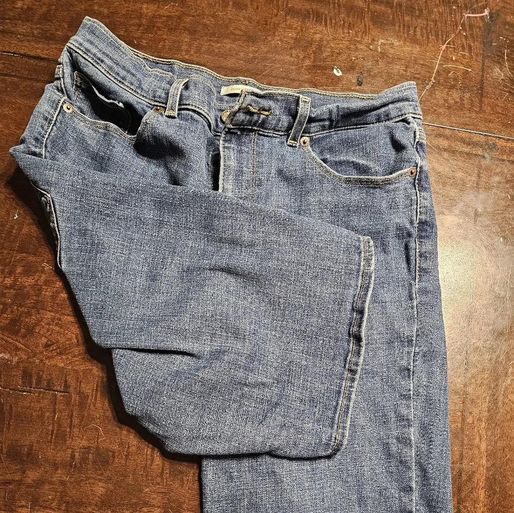 Capris - Picture 1 of 3
